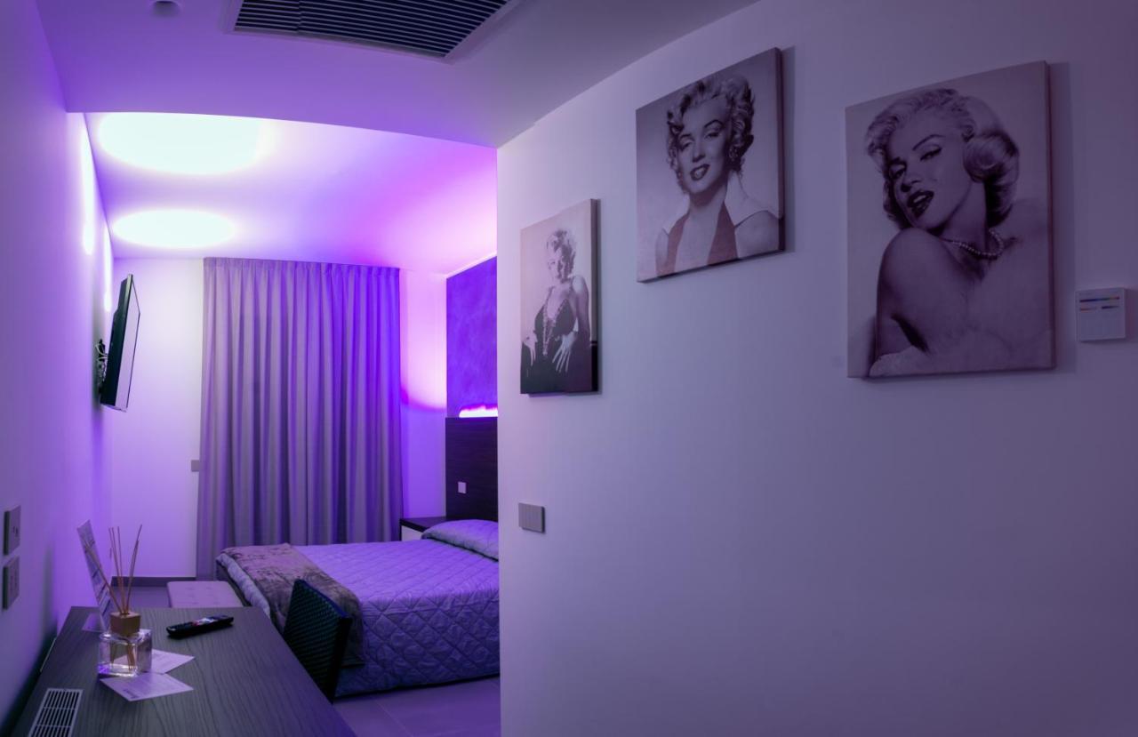 Brigante Suites Misano Adriatico Buitenkant foto