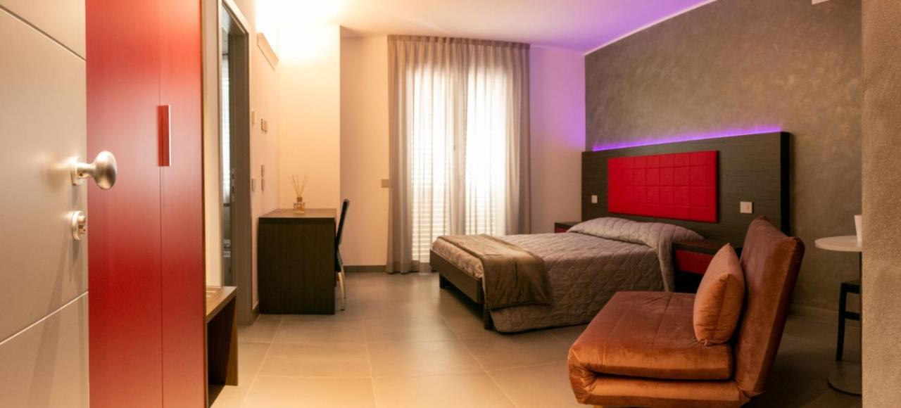 Brigante Suites Misano Adriatico Buitenkant foto